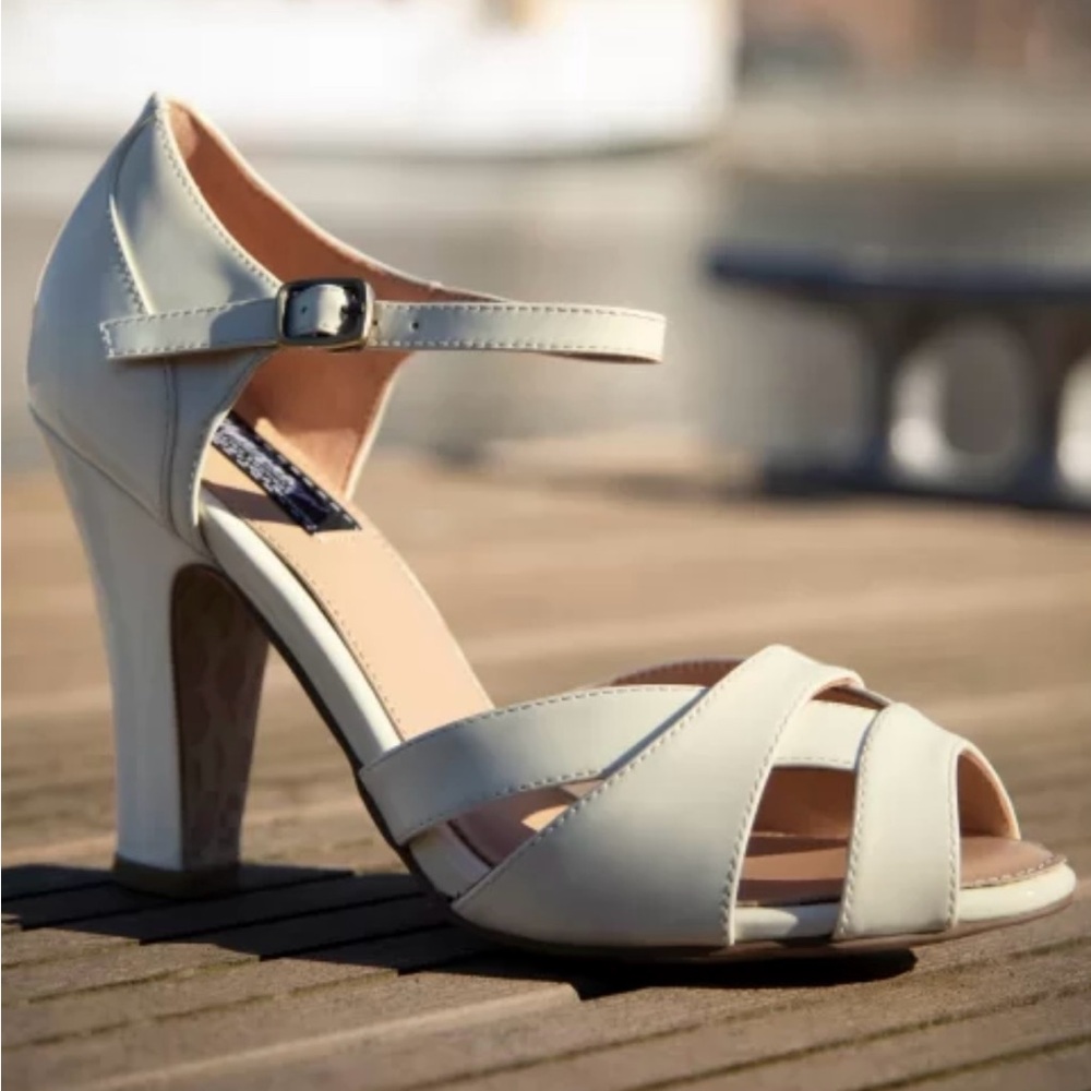 Lola Ramona Cream Heels